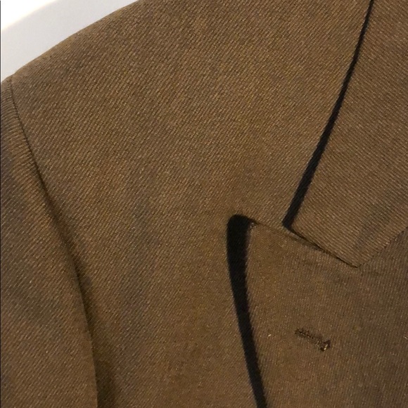 Used suit by Perry’s Ellis size 42